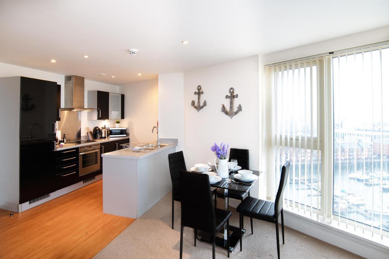 Meridian Quay Apartments, By Jsw Short Stay Swansea Kültér fotó